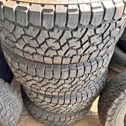 35X12.50/R18 Tires Con 80% De Vida Las 4 De La Marca TOYO 