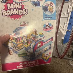 Mini Brands Mart And Lot 