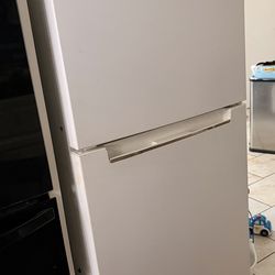 Magic Chef Refrigerator