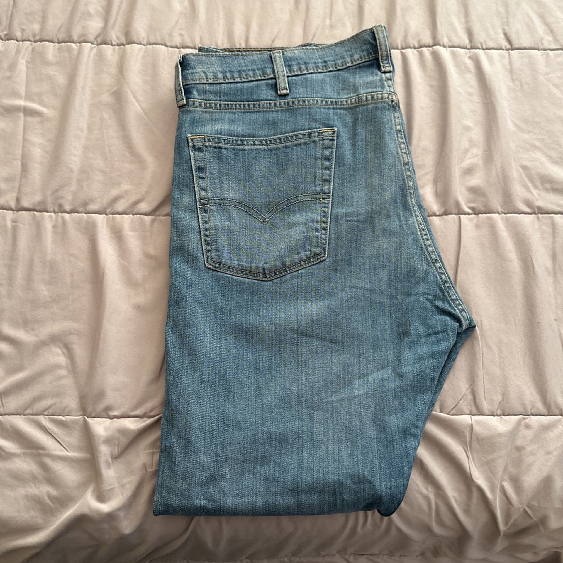 Levi’s loose fit straight leg jeans 38 W 32 L