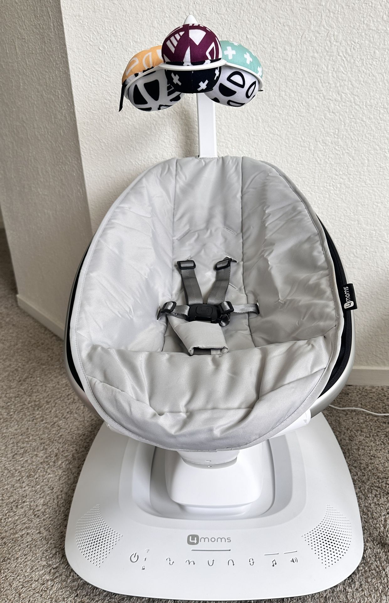 MamaRoo 4 Baby Swing