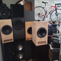 Bunch Of Hard Hitting Subwoofers ON SELL READ DESCRIPTION 