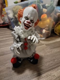 Pennywise Spirit Halloween Side Stepper