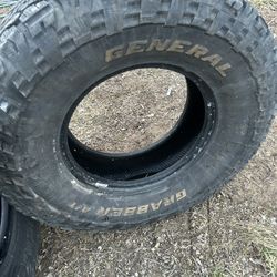 2 General Grabber A/T tires LT285 75 R16