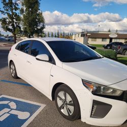 2019 Hyundai Ioniq Hybrid