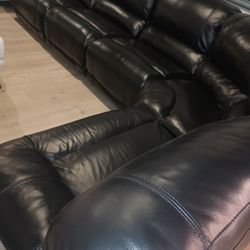 SECTIONAL GENUINE LEATHER RECLINER ELECTRIC BLACK COLOR.. DELIVERY SERVICE AVAILABLE 💥💥✅ 🚚💥