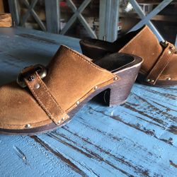 Juicy Couture Classic Brown  Suede Clogs Mules(6.5 Made In Italy 