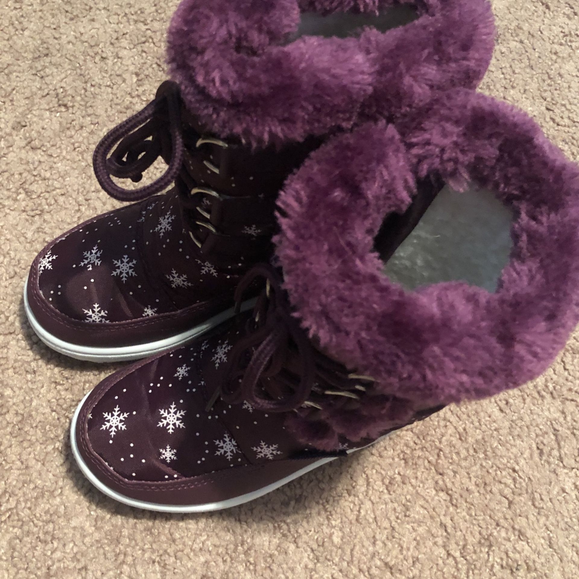 New Little Girl Shoes Size 8