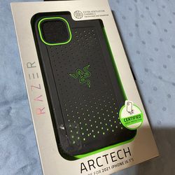 Razer Arctech . Case for Apple iPhone 13 - Black/Green