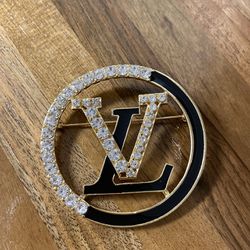LV Large Size Brooch for Sale in Toledo, OH - OfferUp