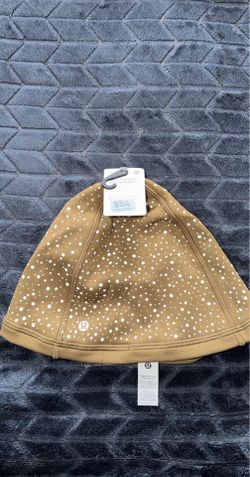 BRAND NEW REFLECTIVE LULUMEON SKULL CAP + TAGS