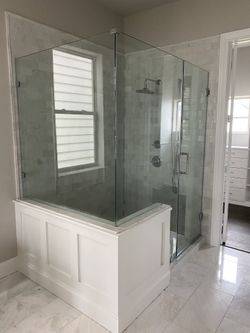 1/2 Glass Shower door And Panel 