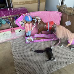 New Glitter Girls Stable And Doll Set 