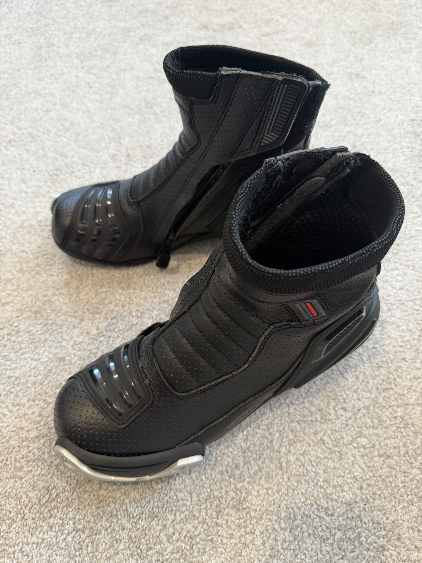 Sedici Forza Boots