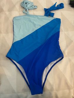 Womens sz large Bathing suits