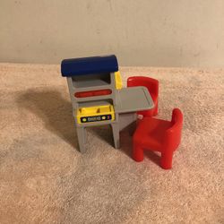 Vintage Little Tikes Dollhouse Size Workbench With 2 Red Chairs Original Set