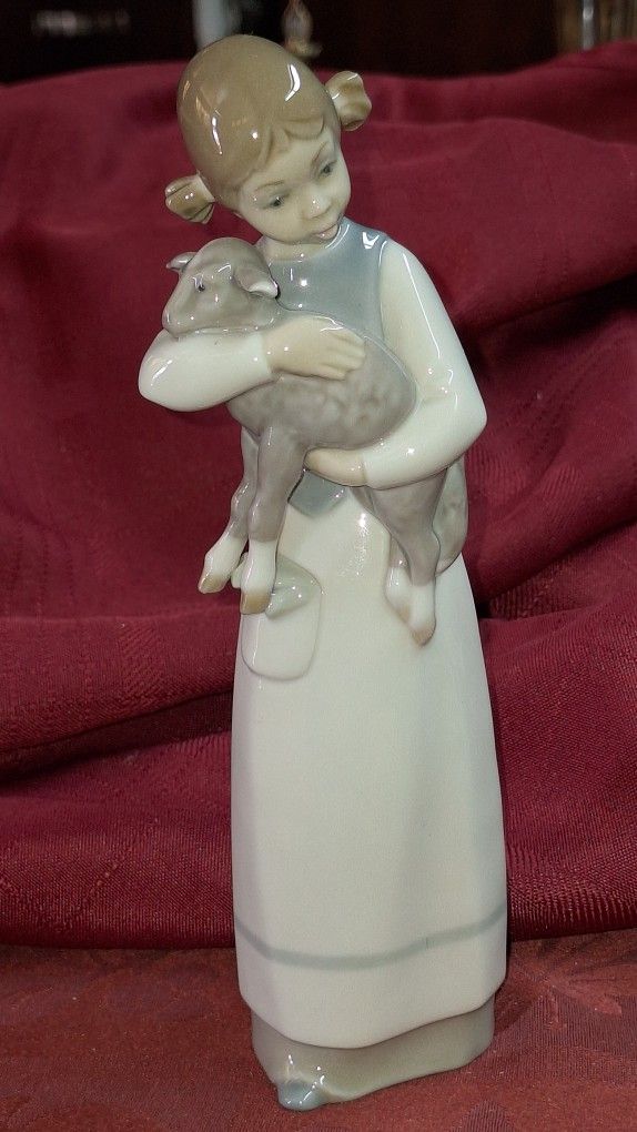 Vintage Lladro Porcelain Spain Figurine 1010 "Girl with Lamb" L11F304