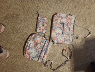 Vera Bradley Set Great Condition Barely Used..I Don't Give My Number Out For Privacy Resons 
