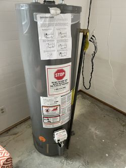 Hot Water Heater - 5-6 Years Old - Works Great