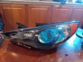 11/14 Hyundai Sonata Driver Side Head Light