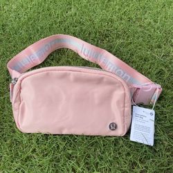 NEW LULULEMON EVERYWHERE BELT BAG 1L - DUSTY PINK