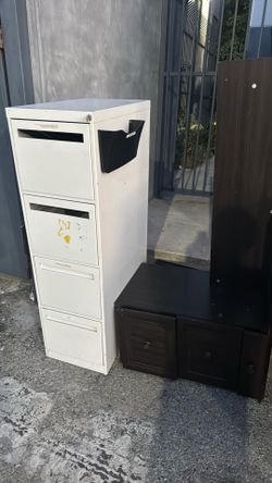 Free file cabinet