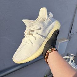$149 Men’s Size 9 Yeezy 350 Bone Color Way Barely Worn I WANT SOLD ASAP NO BOX