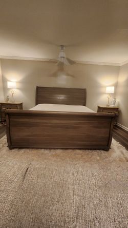 King sized Sleigh bed