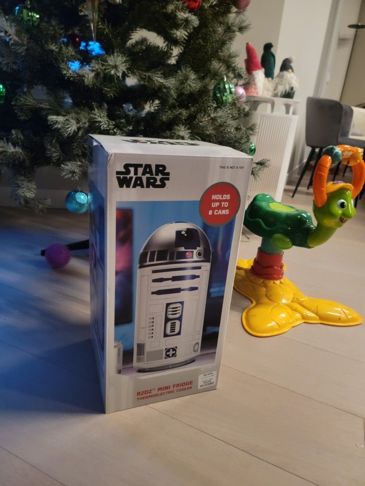 Star Wars R2D2 Mini Fridge Refrigerator 