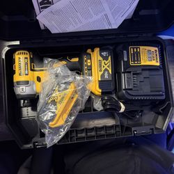 Dewalt 20v Xr Brushless Impact Driver Kit New