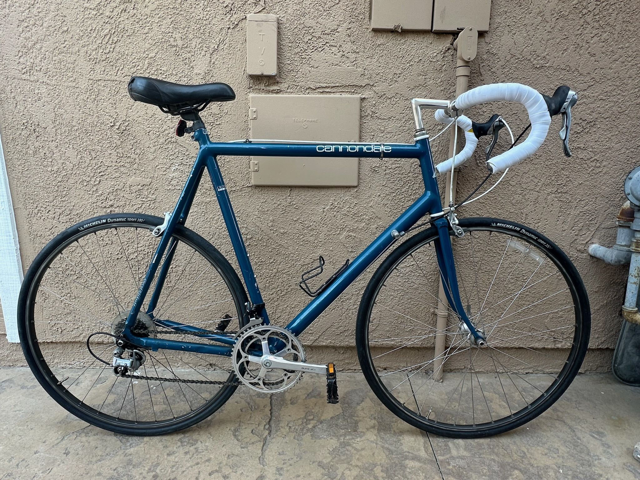 Cannondale Caad Road Racing Touring Bike Shimano Dura Ace Super Lightweight Ready To Ride  Ready to ride and tuned Feel free to reach out, happy to he