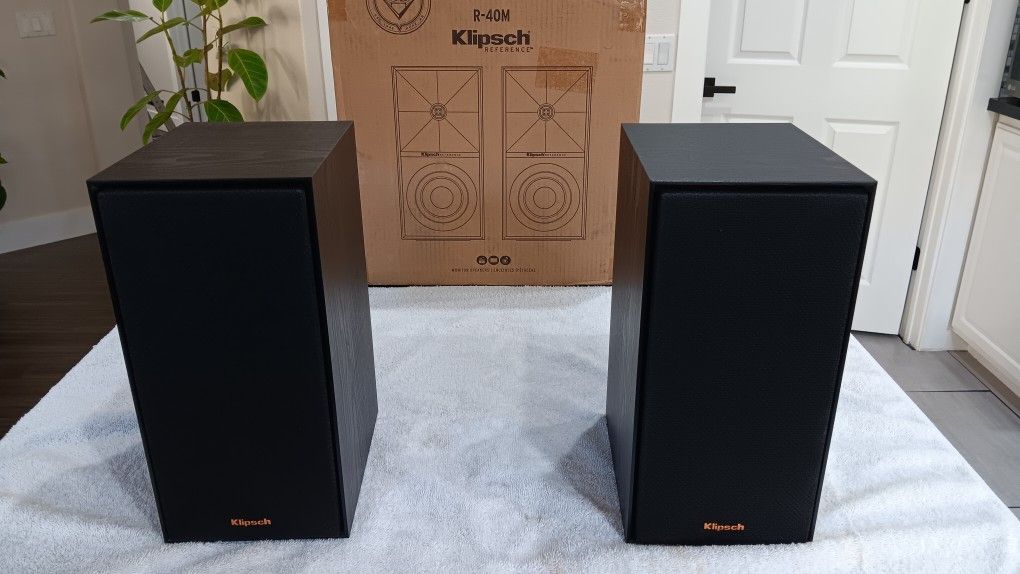 Klipsch Reference R-40M Bookshelf Speakers