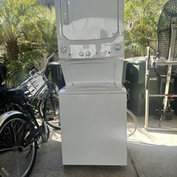 GE Electric Stackable washer /dryer