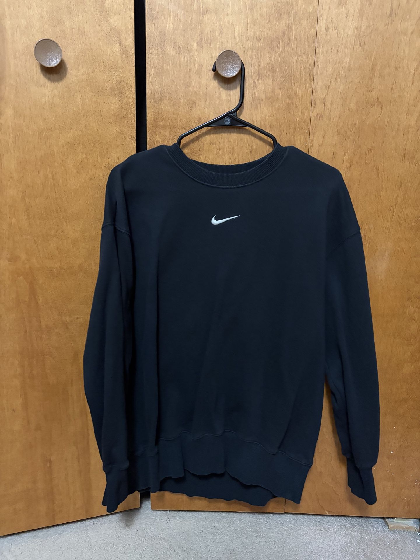 Nike, black crew neck, medium