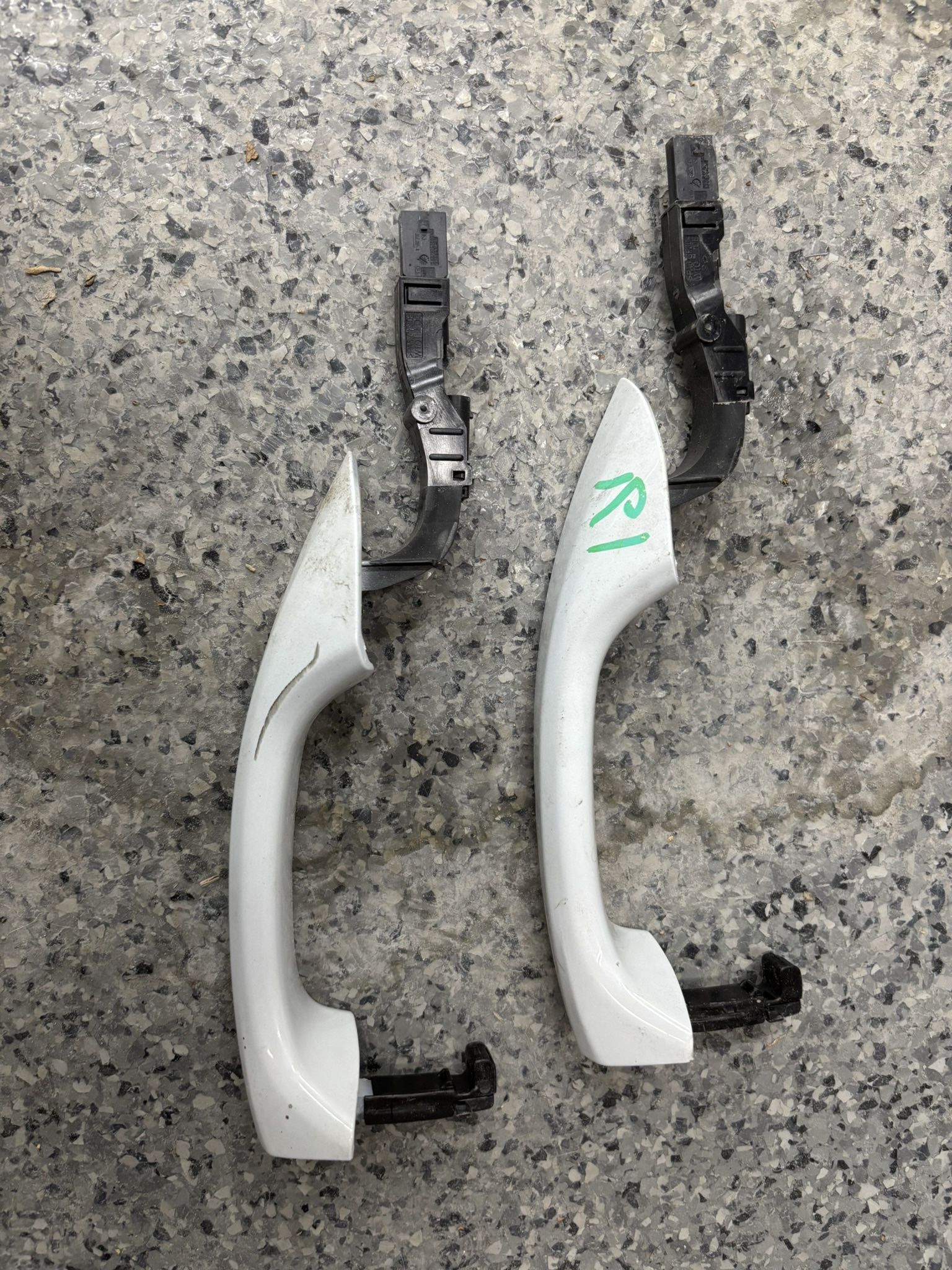 2019-2024 OEM Audi Q8 Front Right Left Exterior Door Handles–White–Set of 2-Used