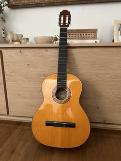 Handcrafted Quality, Montana, CL242 Guitar