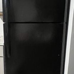 Frigidaire Refrigerator 