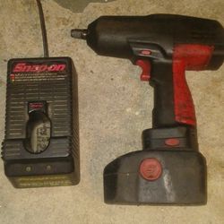 Snap-On CT3850 1/2" 18 Volt Cordless Impact Wrench

