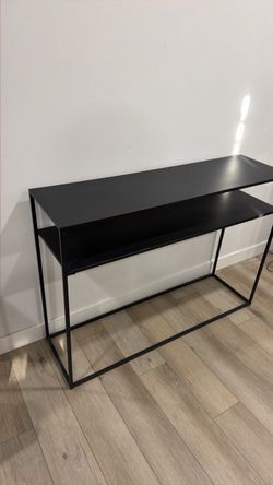 Black metal side accent table with shelf