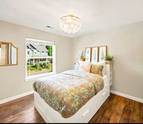 Full size bed