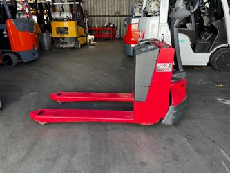 RAYMOND ELECTRIC PALLET JACK