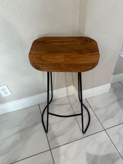 Wood Top Bar Stool with Metal Base
