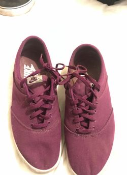 Girl Nike’s