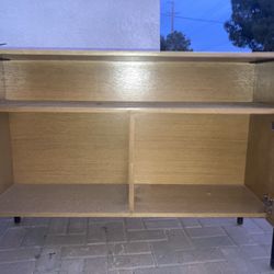 Dresser/Tv Stand 