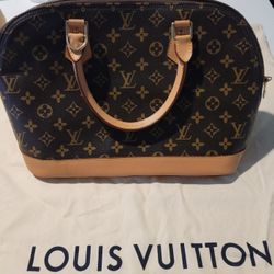 Luis Vitton Purse. 