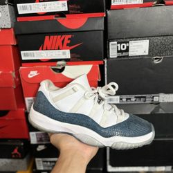 Jordan Snakeskin Navy 11 Lows size 10.5 Close To VNDS