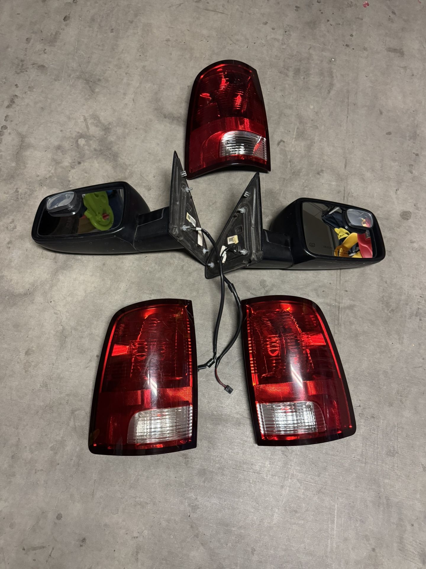 Headlights For Dodge Ram, And Rearlights 09-16