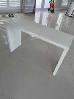 Entry Way Table