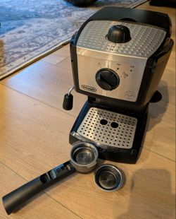 DeLonghi Espresso And Cuppuccino Coffee Machine