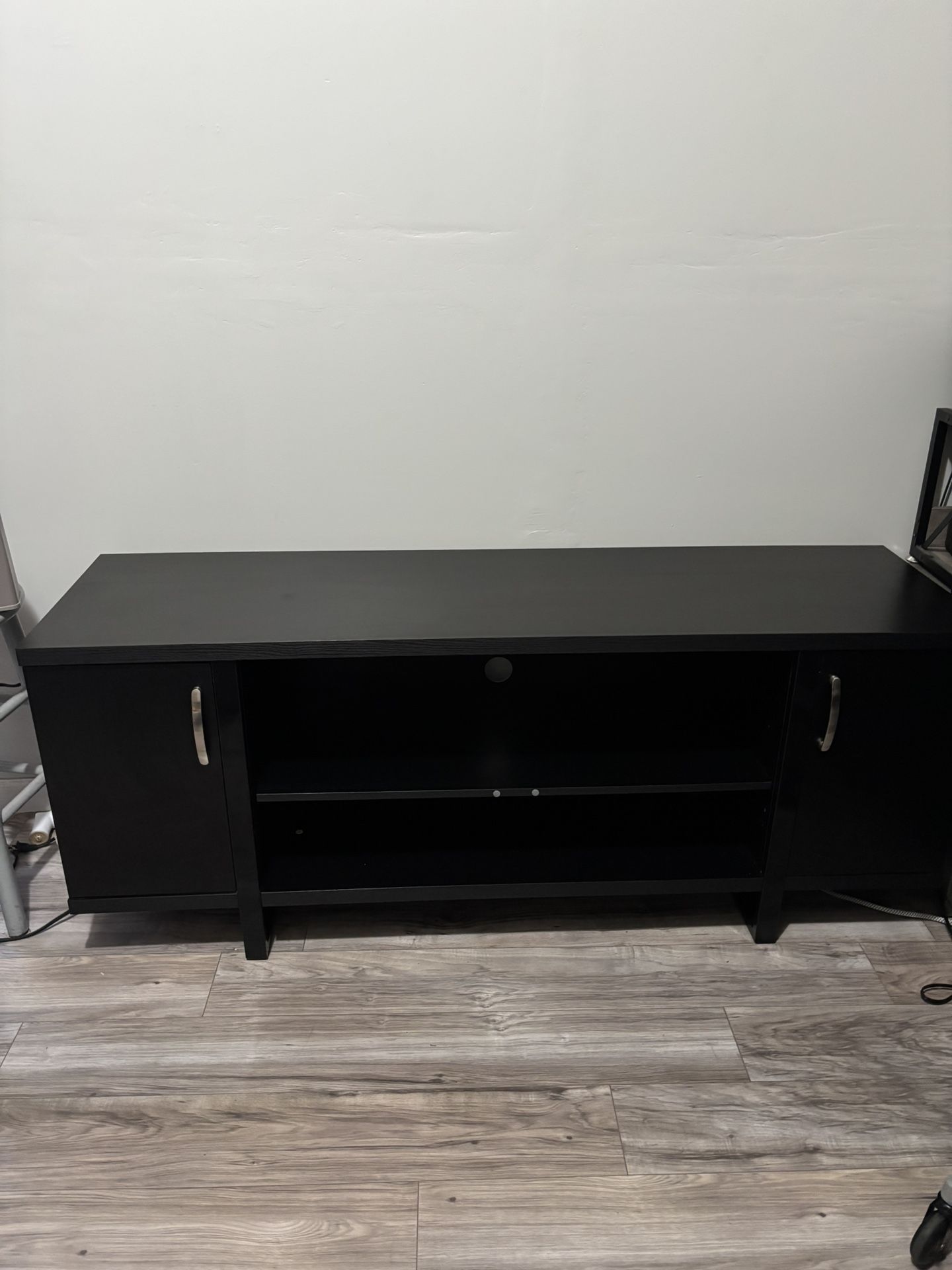 Black tv Stand